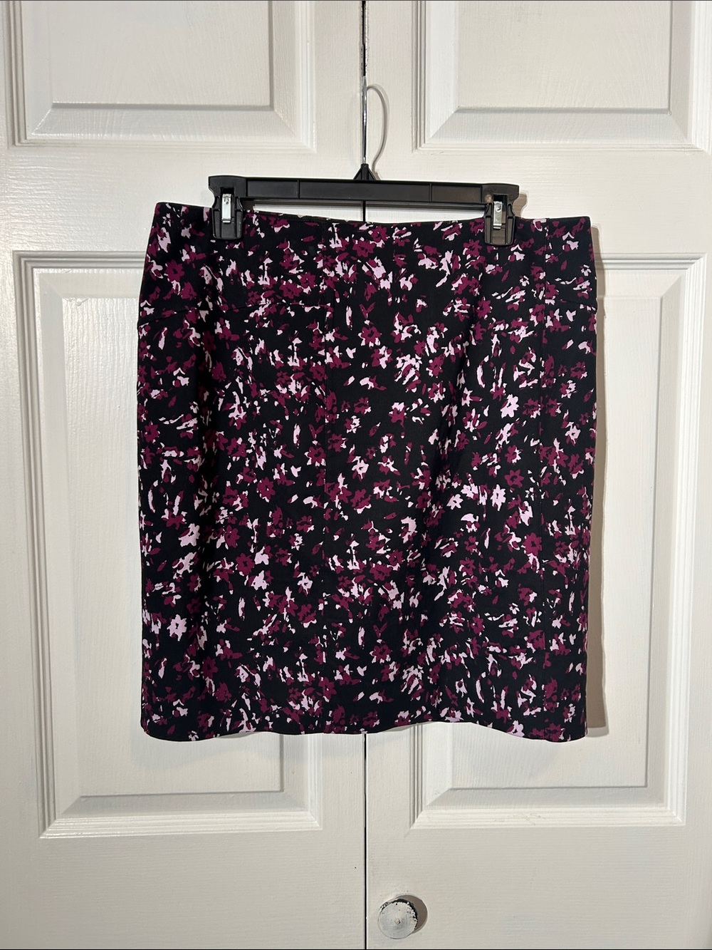 NWT Lysse Black Dark Purple Floral Print Slim Fit Pencil Skirt Size XXL